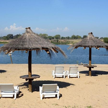 Howard Johnson Resort & Convention Center Ezeiza Buitenkant foto