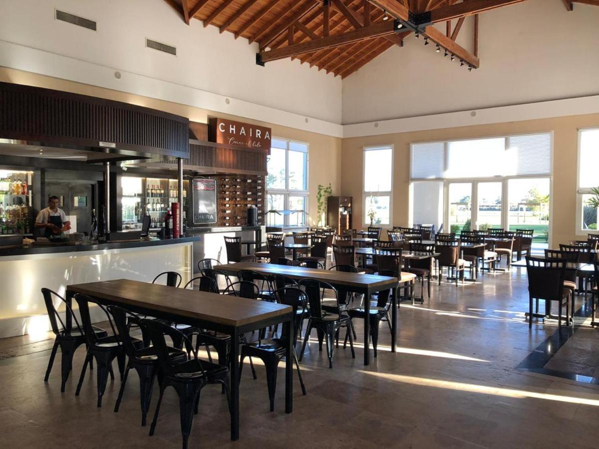 Howard Johnson Resort & Convention Center Ezeiza Buitenkant foto