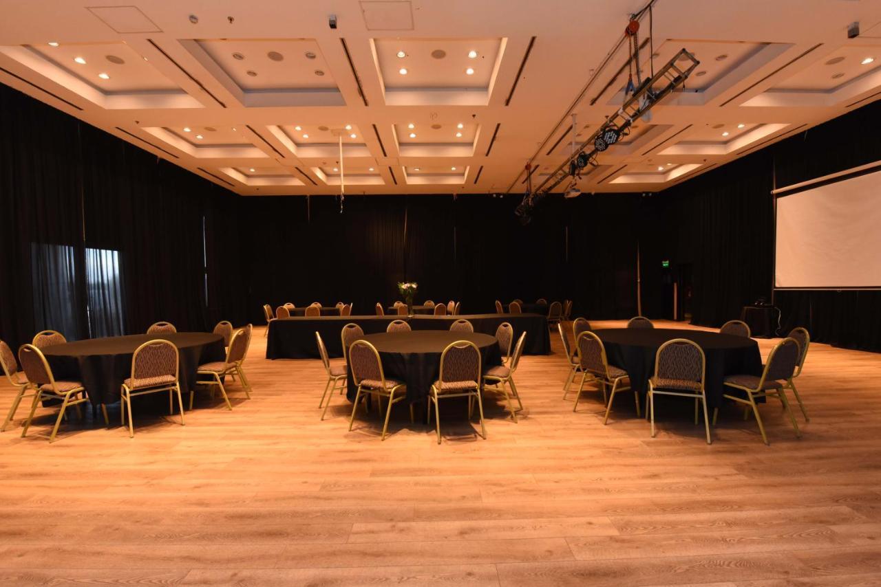 Howard Johnson Resort & Convention Center Ezeiza Buitenkant foto