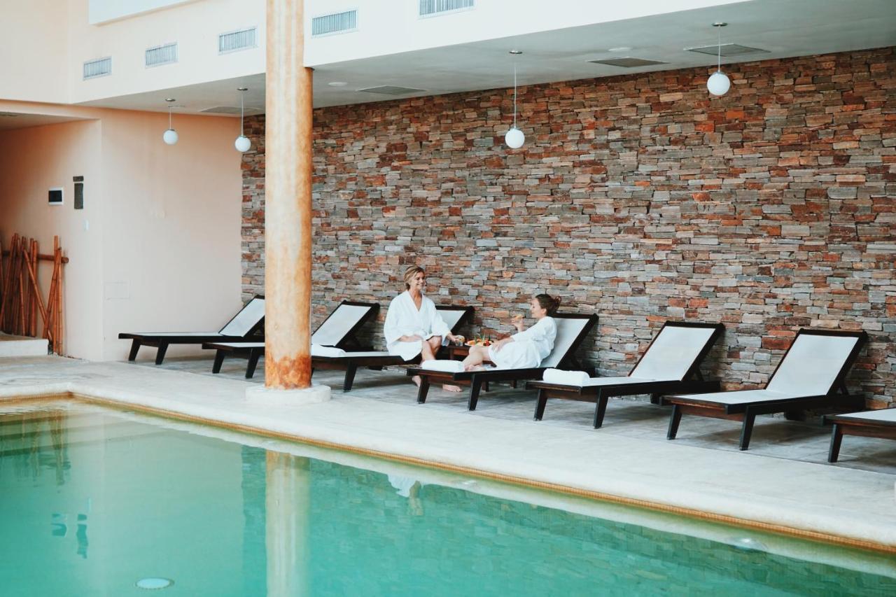 Howard Johnson Resort & Convention Center Ezeiza Buitenkant foto